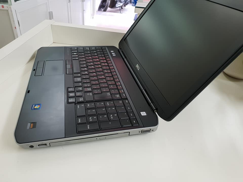 Laptop doanh nhân bền bỉ Dell Latitude E5530 - Core i5 3220M, Ram 4GB